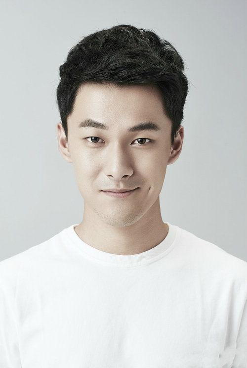 明星胡洋最近状况,从低谷逆袭，明星之路再起航